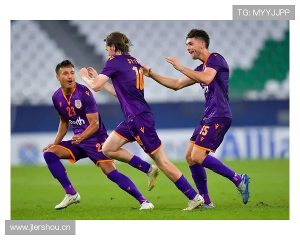 坦巴克蒂展现卓越防守能力,助力球队保持竞争力表现稳健 坦巴克蒂展现卓越防守能力,助力球队保持竞争力表现稳健