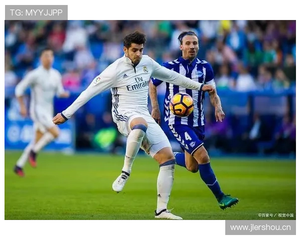 比尔·拉塞尔防守改变比赛节奏，拉开与同期内线巨星差距